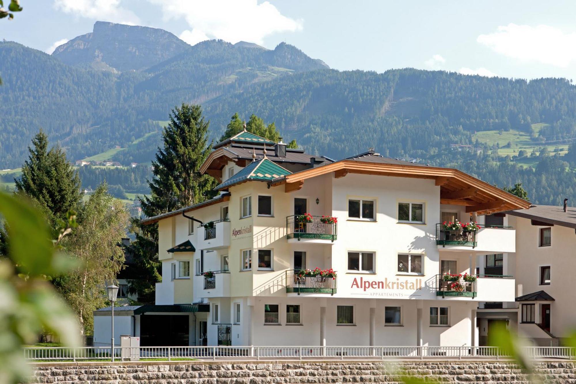 Appartements Alpenkristall ツェル・アム・ツィラー エクステリア 写真